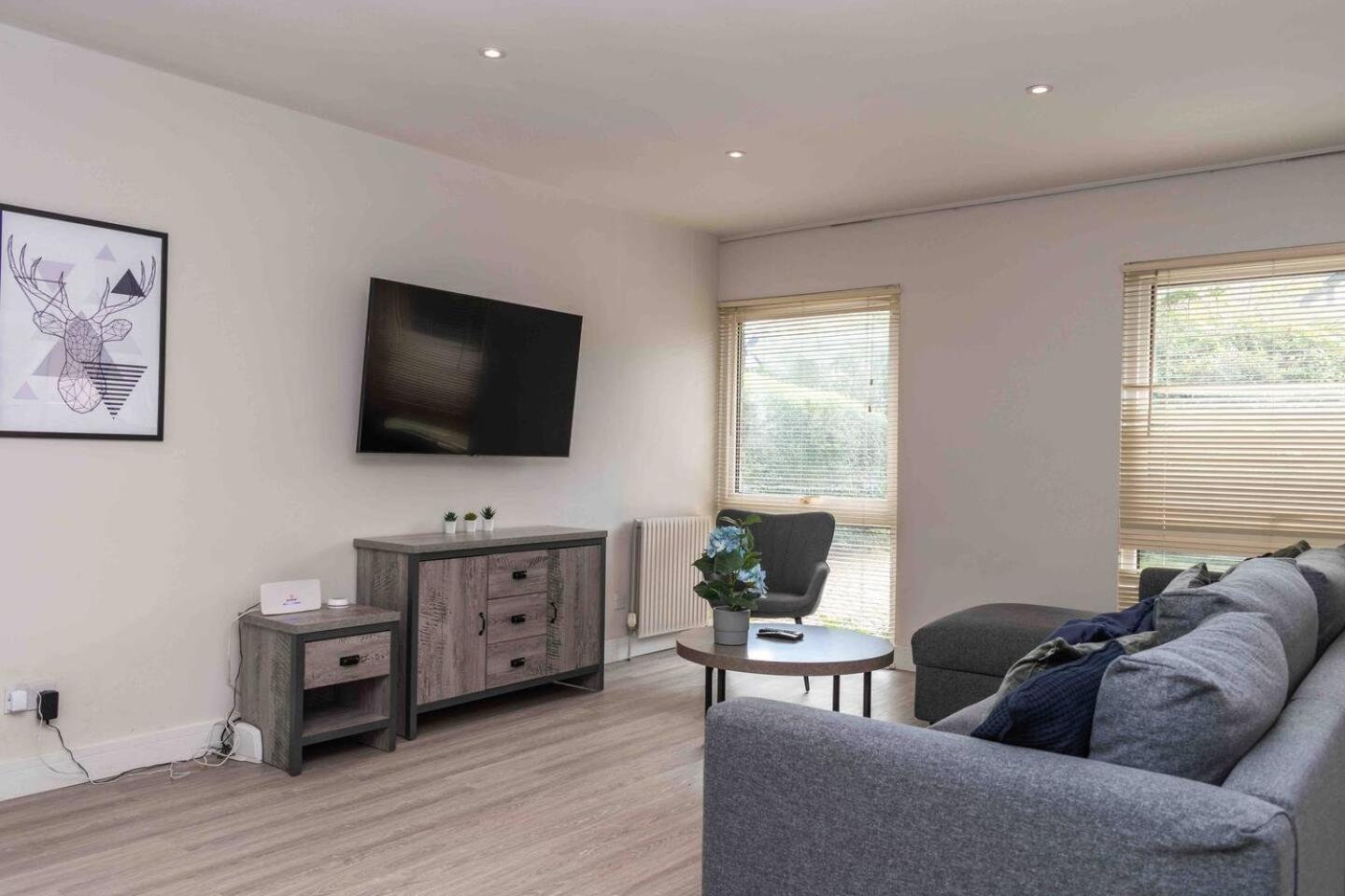 3 Bedroom Bungalow Close To Peak District With Garden Sheffield Eksteriør billede