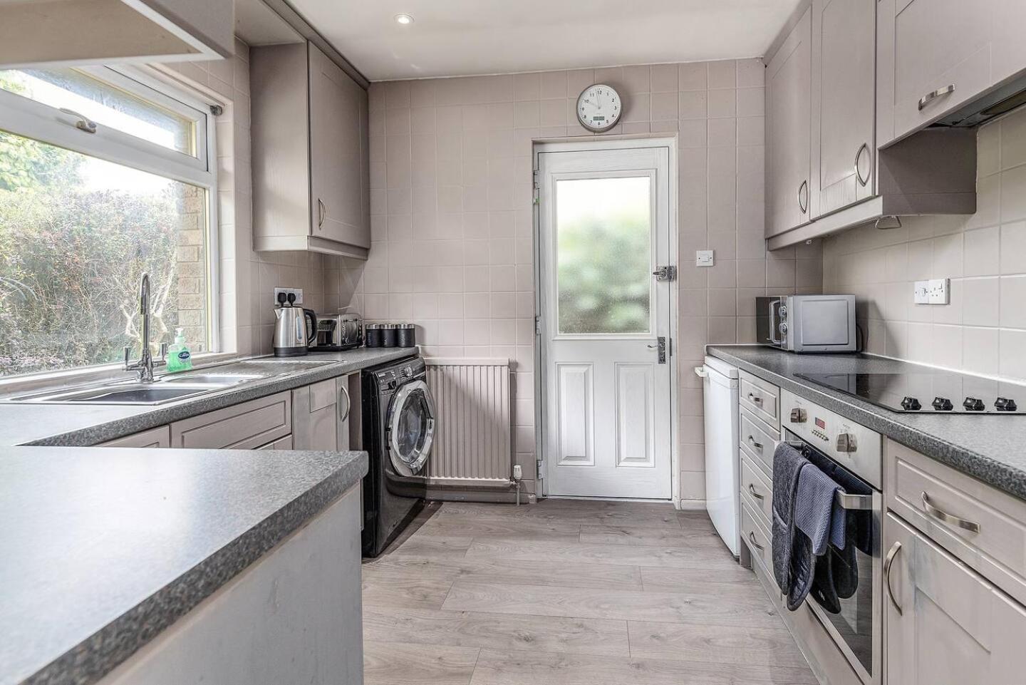 3 Bedroom Bungalow Close To Peak District With Garden Sheffield Eksteriør billede