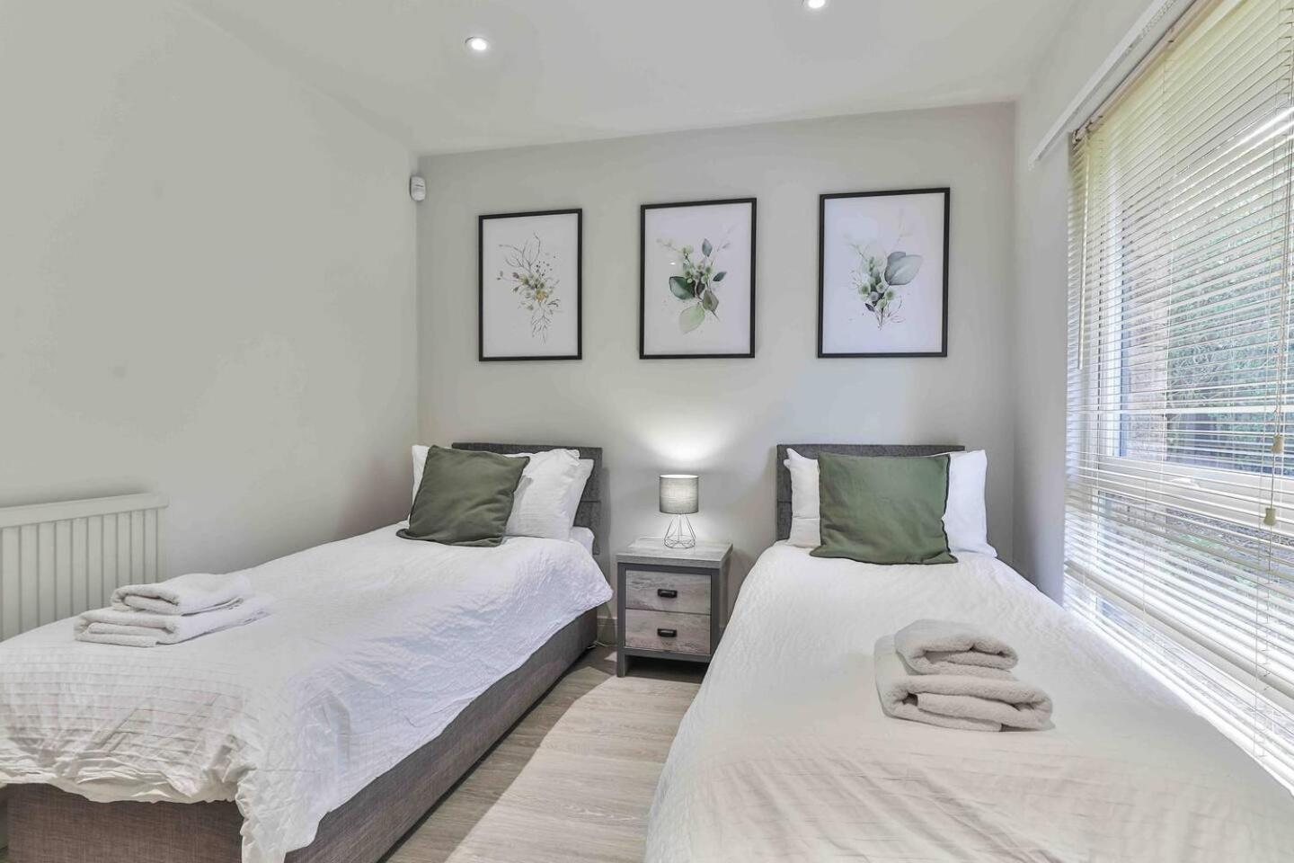 3 Bedroom Bungalow Close To Peak District With Garden Sheffield Eksteriør billede